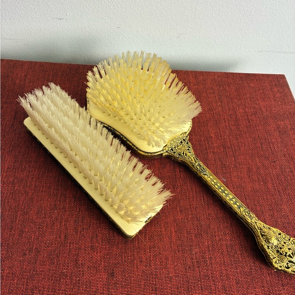 Vintage Delina Vanity Brush Set Needlepoint Floral Hair Brush & Clothing Brush - Picture 6 of 8